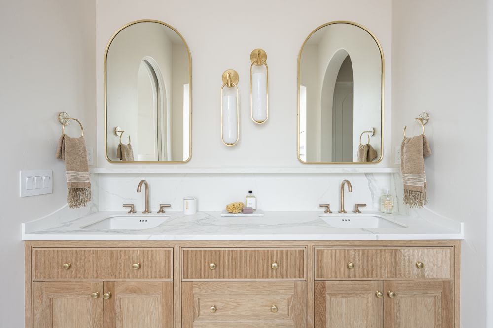 Lorimer Wall Sconce