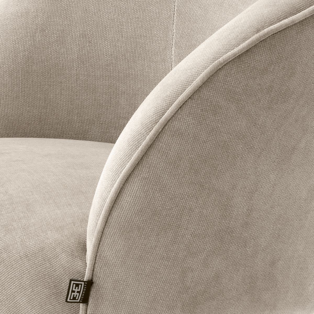 Dining chair with curvaceous seat and black spider style base