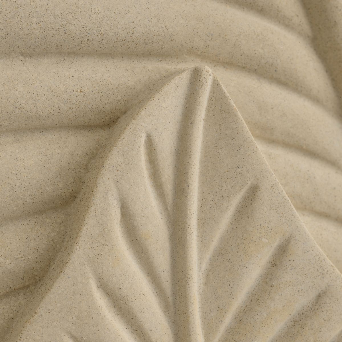 Minimalist wall decoration with 3D leaf design