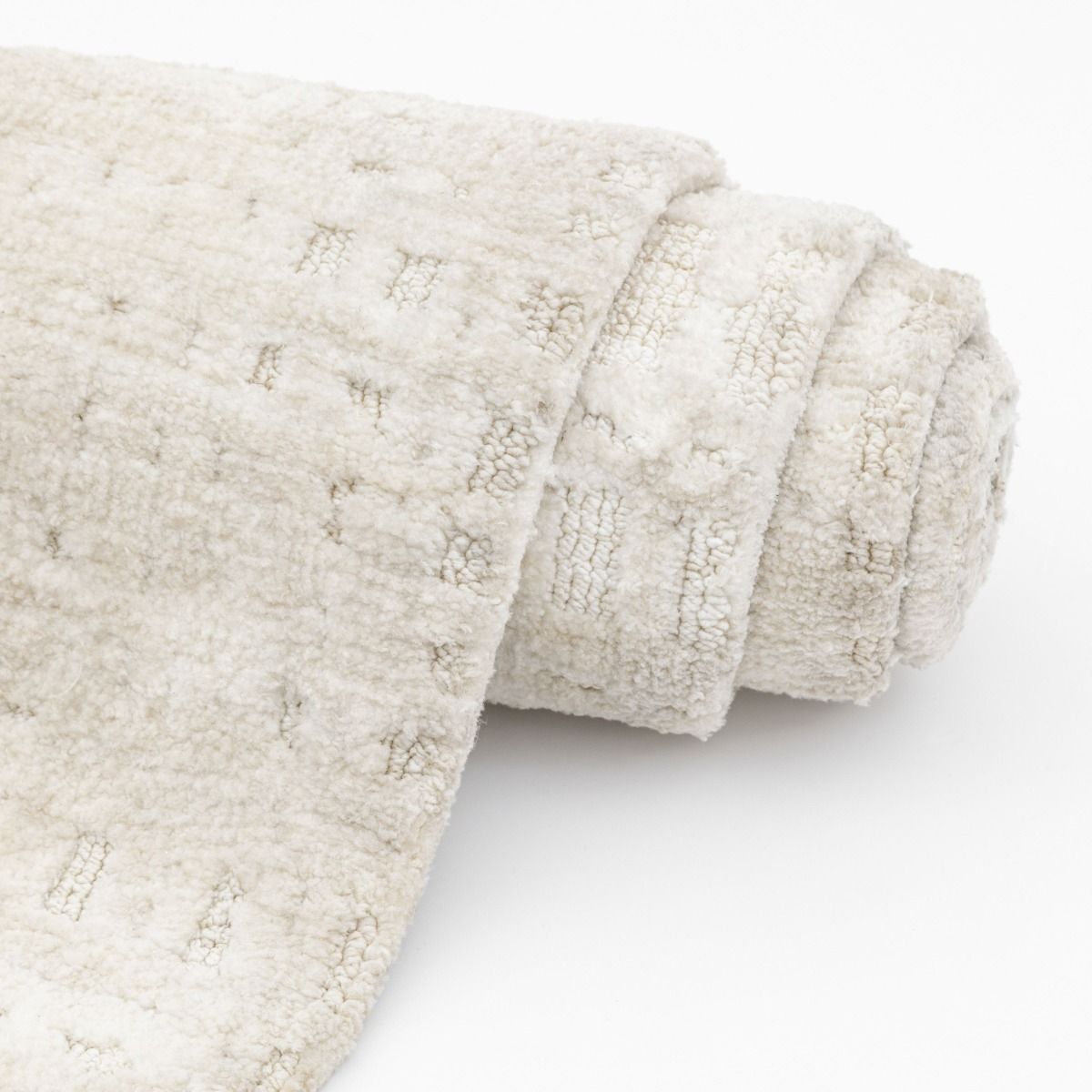 Cosy cream rug with divine textured pattern