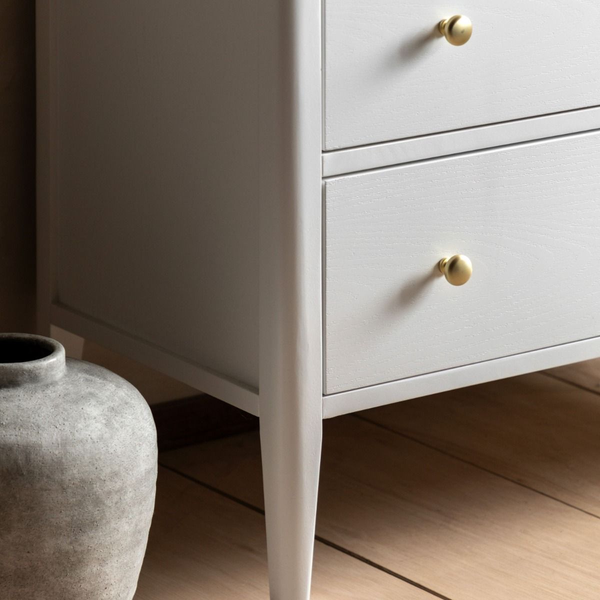 Scenia Triple Chest - White