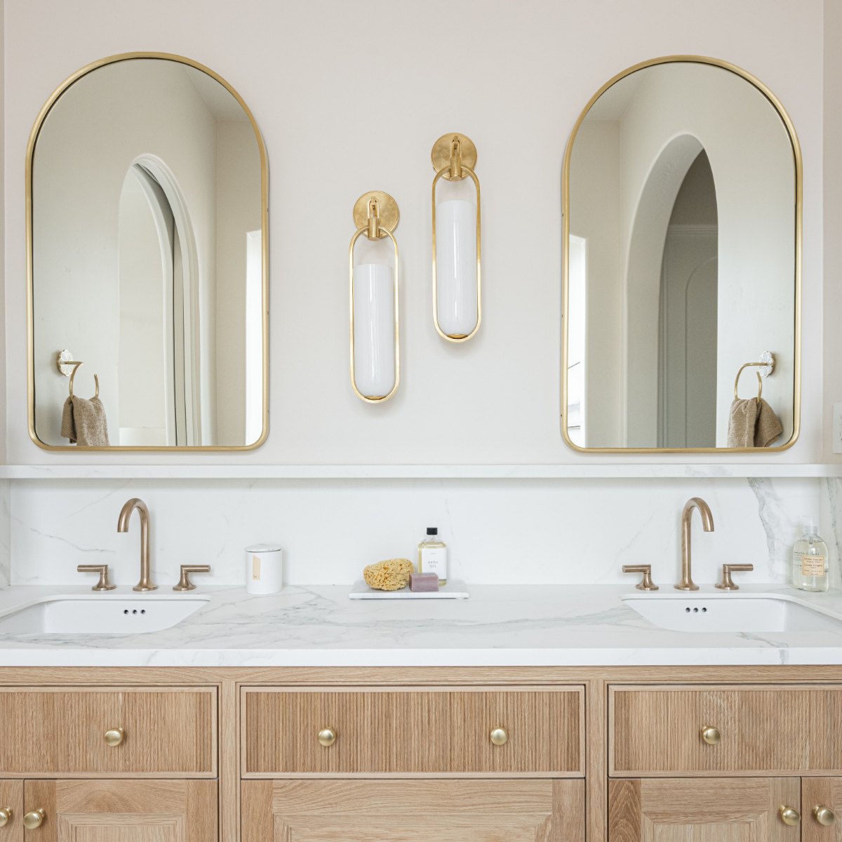 Lorimer Wall Sconce