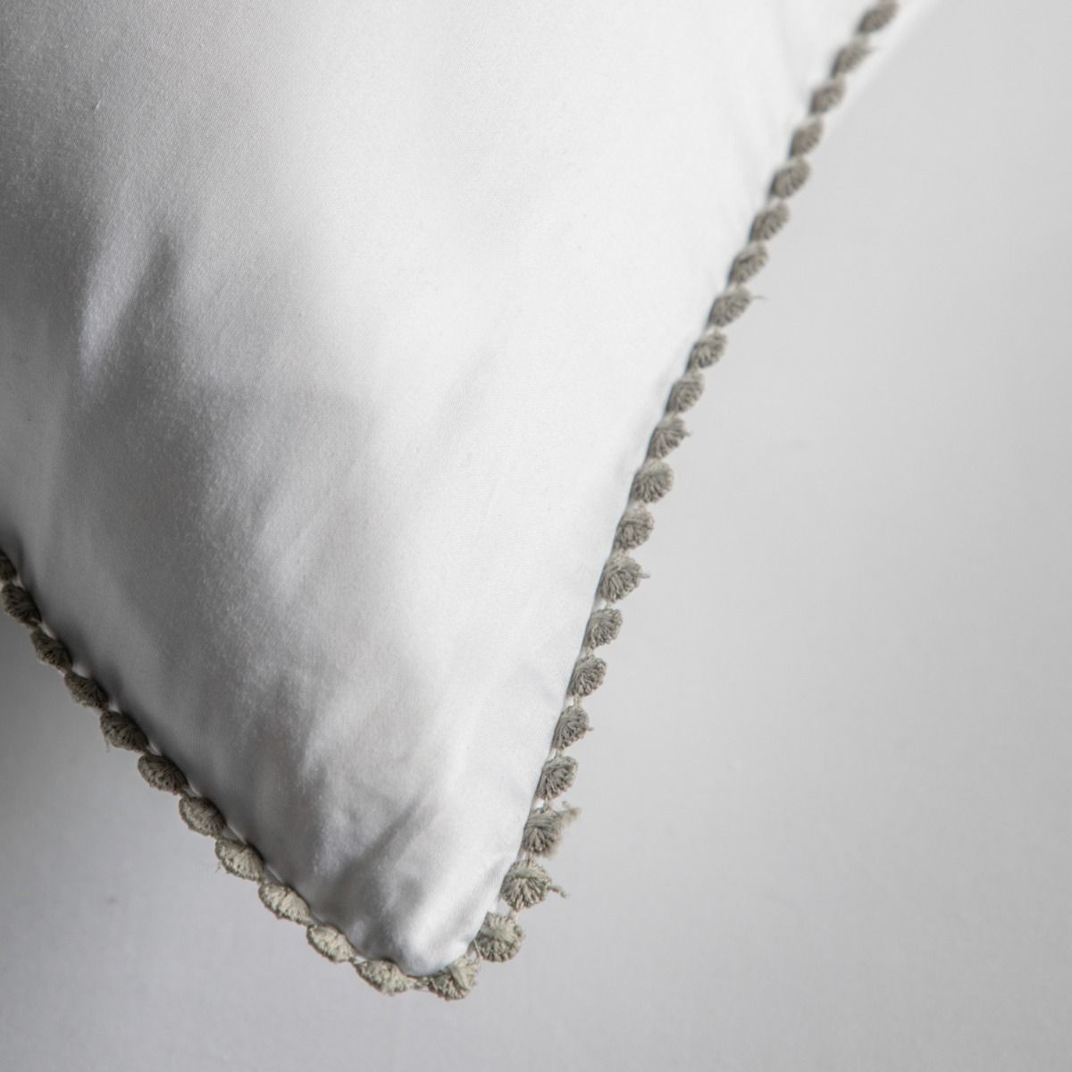 Lovelace 500tc Duvet Set White/Silver Superking Willow's Collection