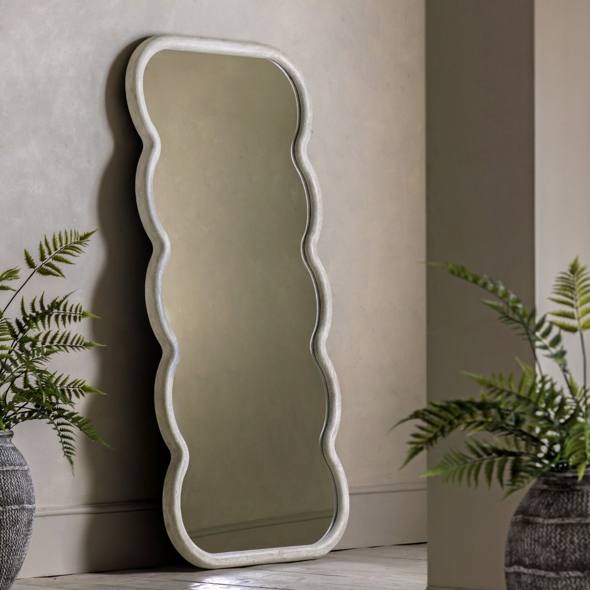 Wavy Mirror Willow s Collection Sweetpea Willow