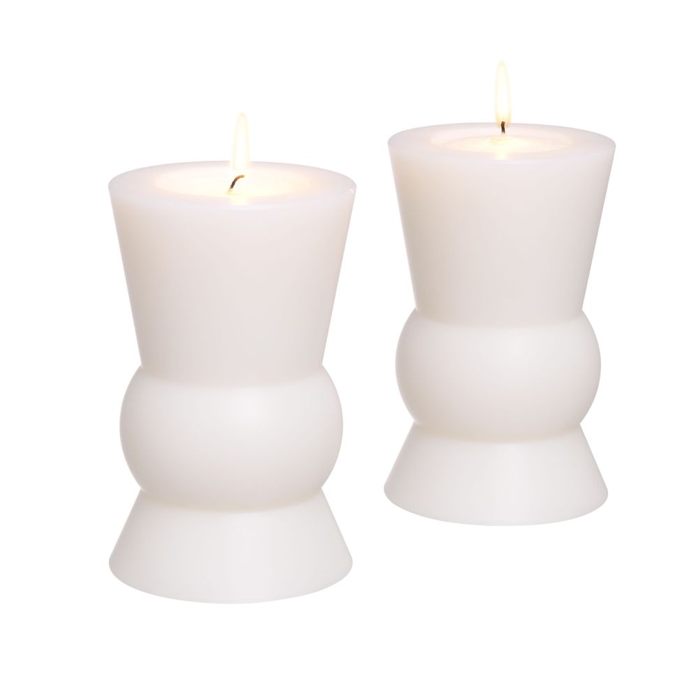 A set of 2 white sculptural candles by Eichholtz 