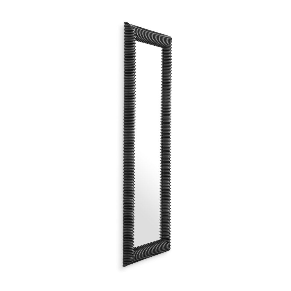 This rectangular mirror is crafted from solid mahogany wood and finished with a beautiful black frame featuring a row pattern in high relief.