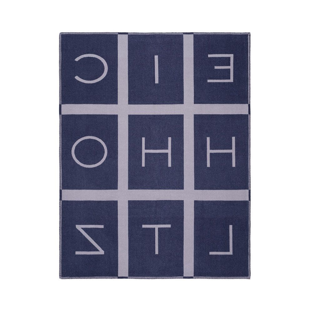 Ultra-soft wool and cashmere throw in dark blue