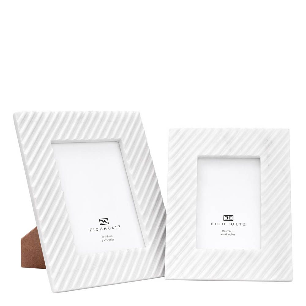 Elegant white marble frames with ribbed effect 