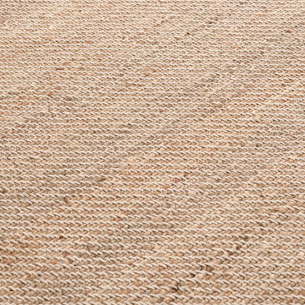 Natural rectangular jute rug with fringing 