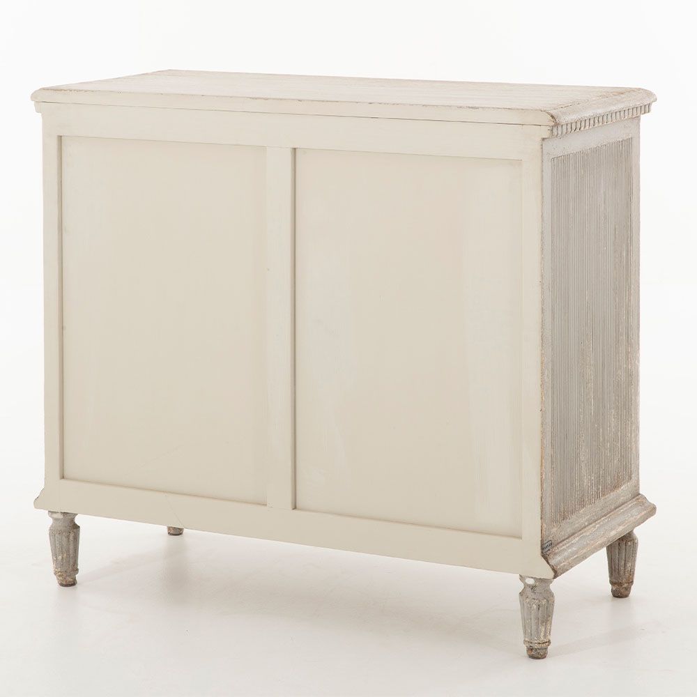 Johnny Chest of Drawers