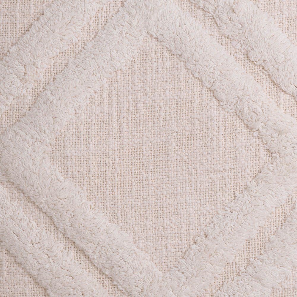 Stunning cushion with tufted diamond details