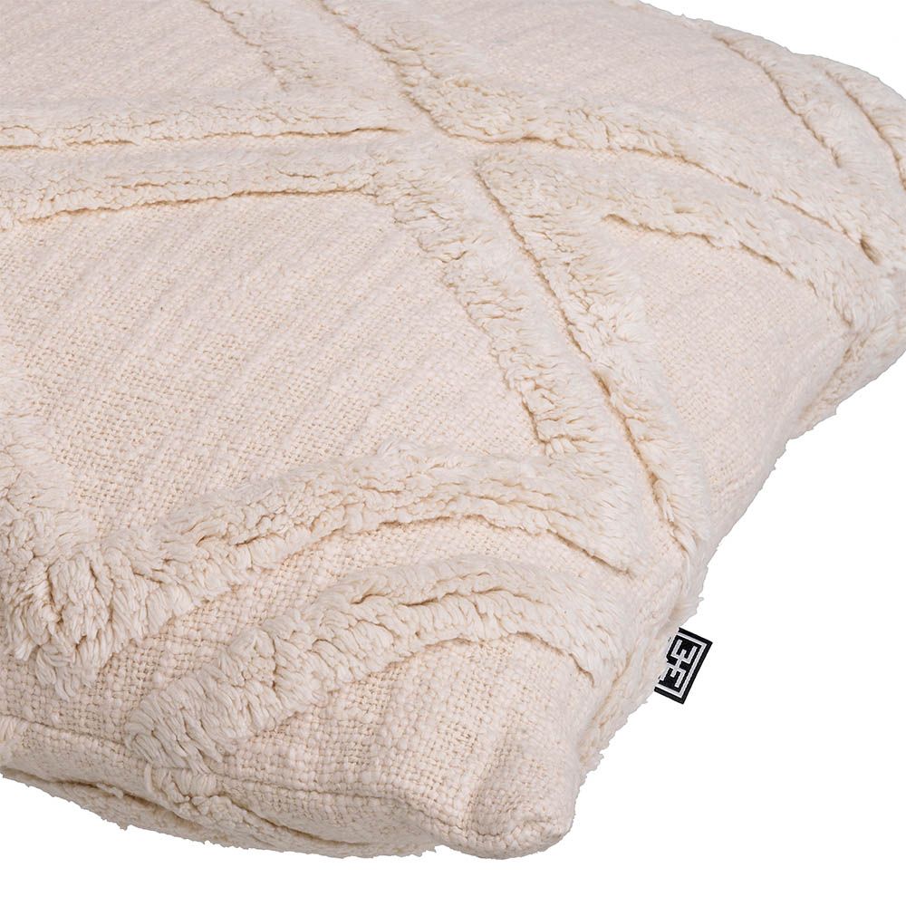 Stunning cushion with tufted diamond details