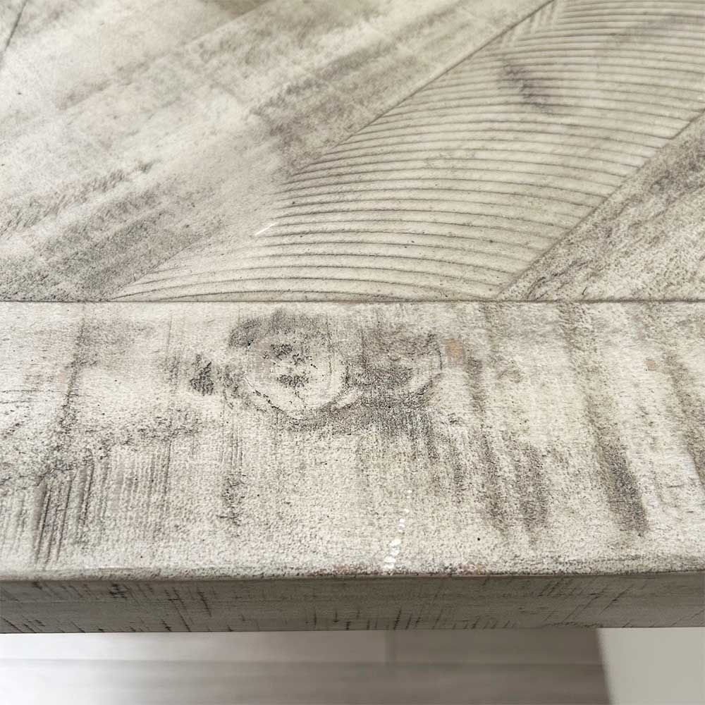 Sophisticated wooden desk with frieze drawer and crossed legs