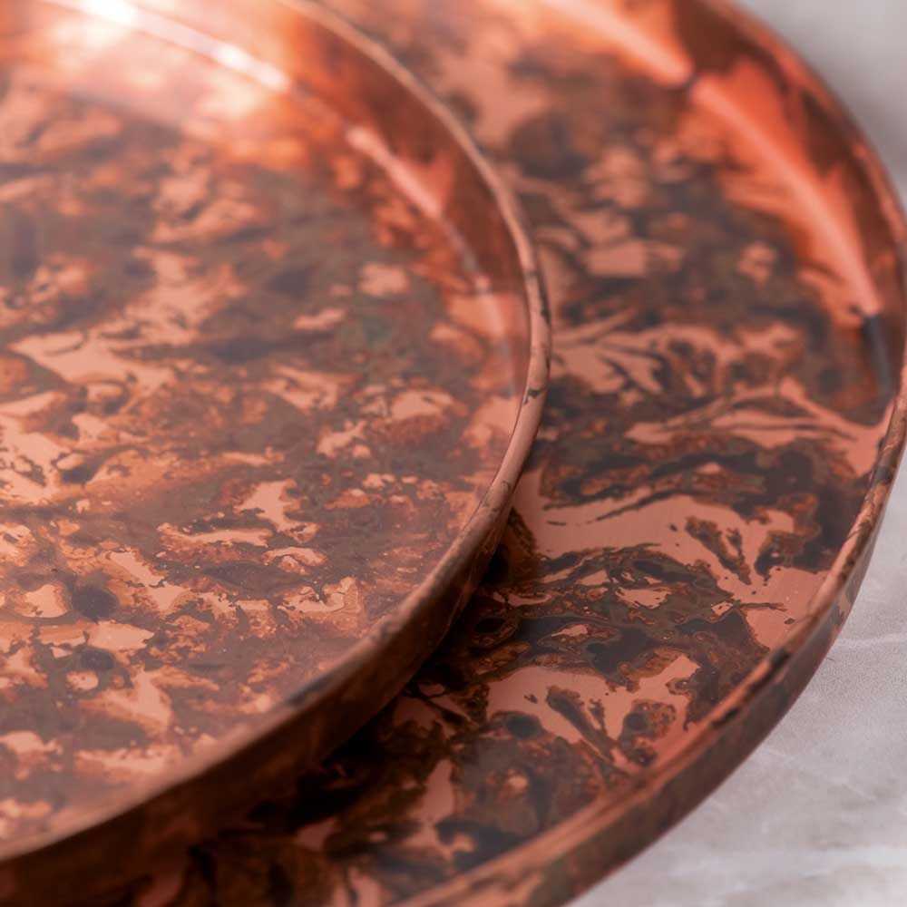 Tortoise shell style round tray