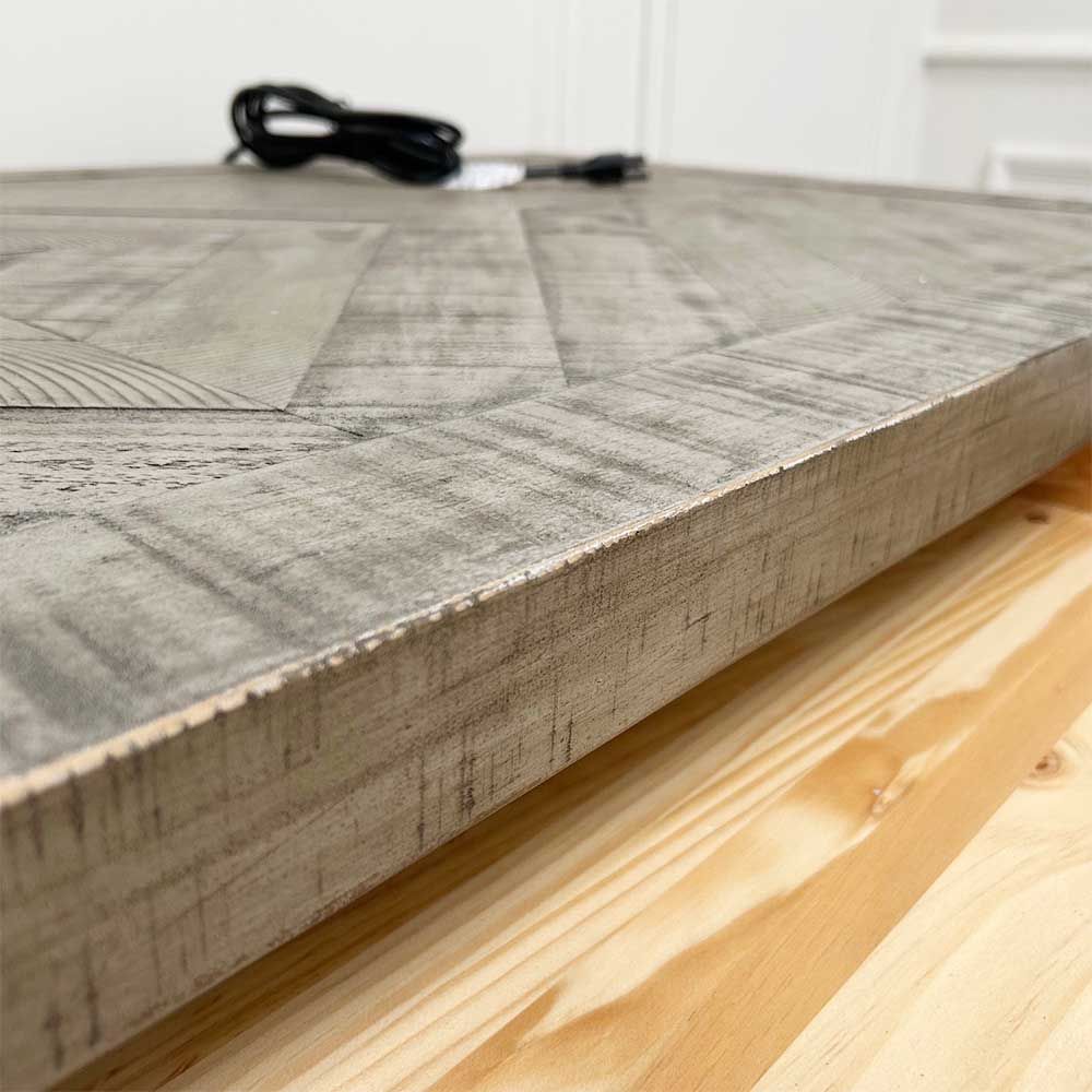 Sophisticated wooden desk with frieze drawer and crossed legs