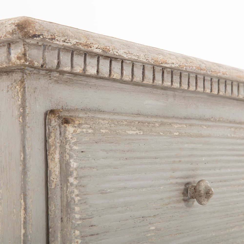 Johnny Chest of Drawers