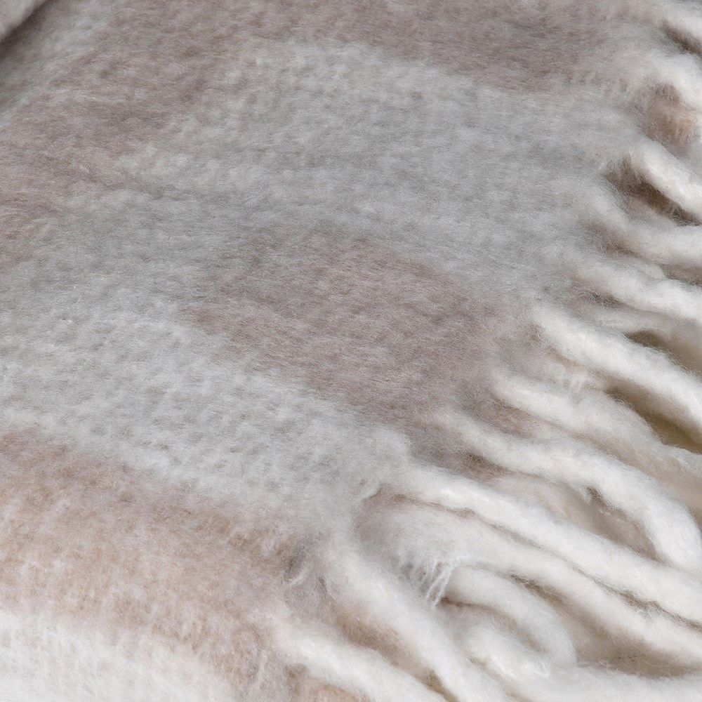 Cosy abstract beige and white throw