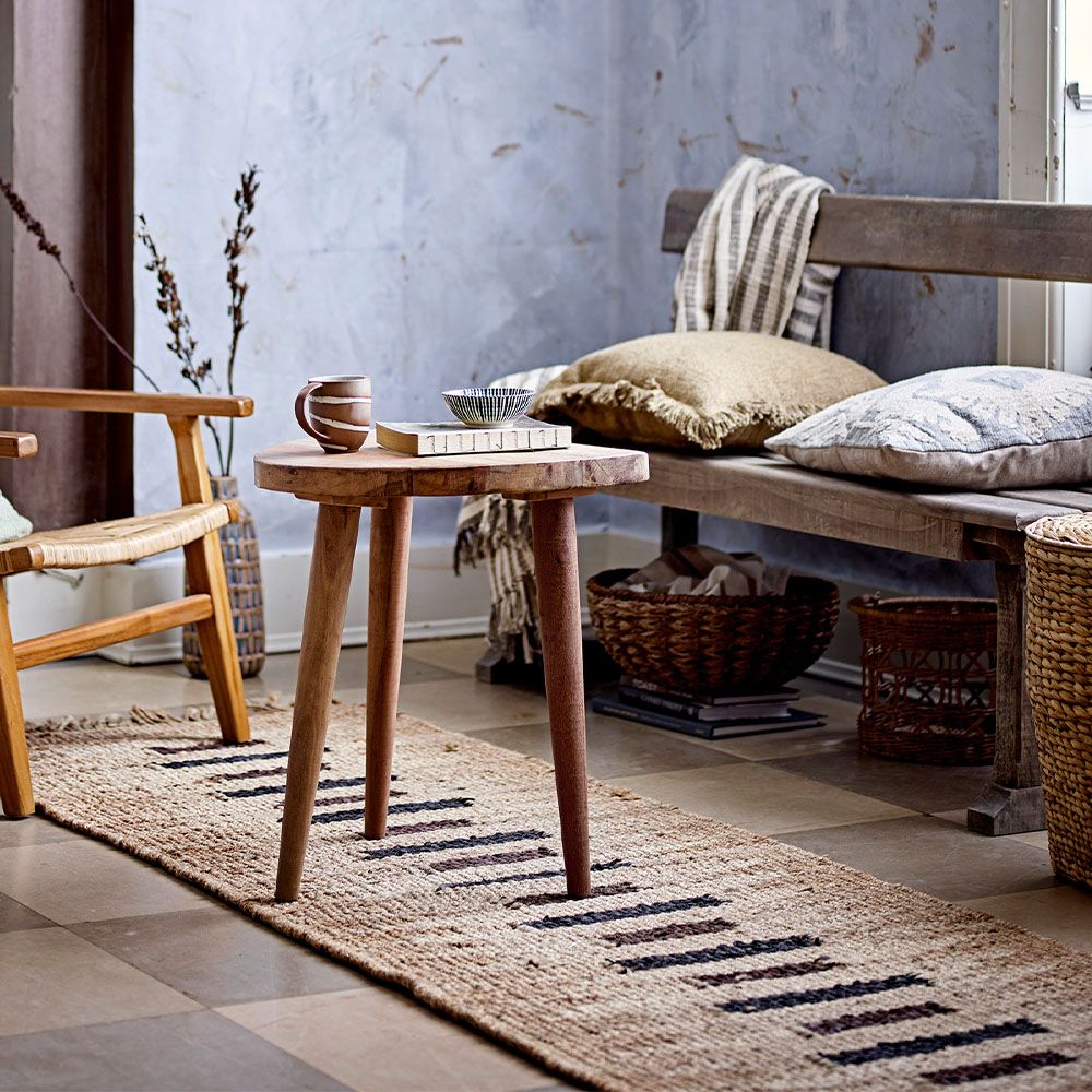 Jute woven rug with minimalist brown pattern