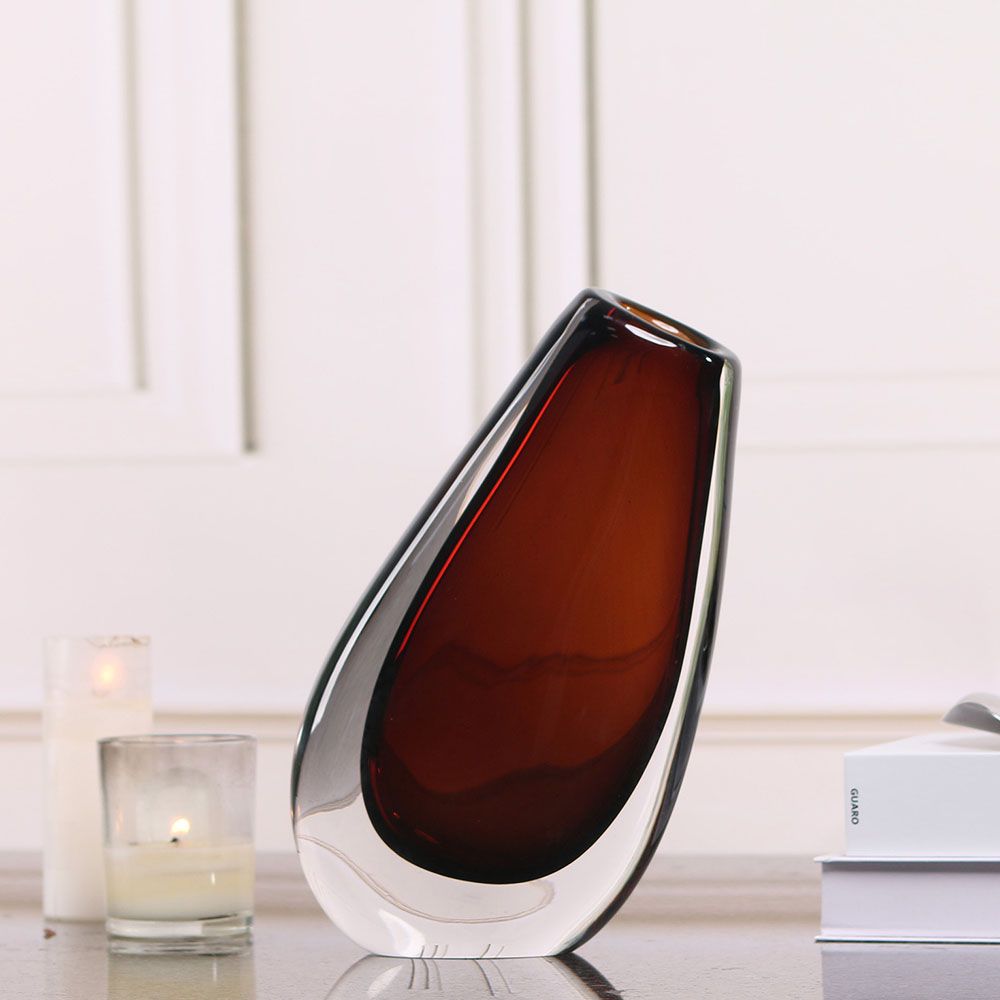 Adaptable brown glass vase in elegant and smooth design