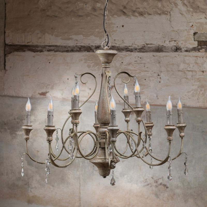 Traditional chandelier with 12 candle-like bulbs