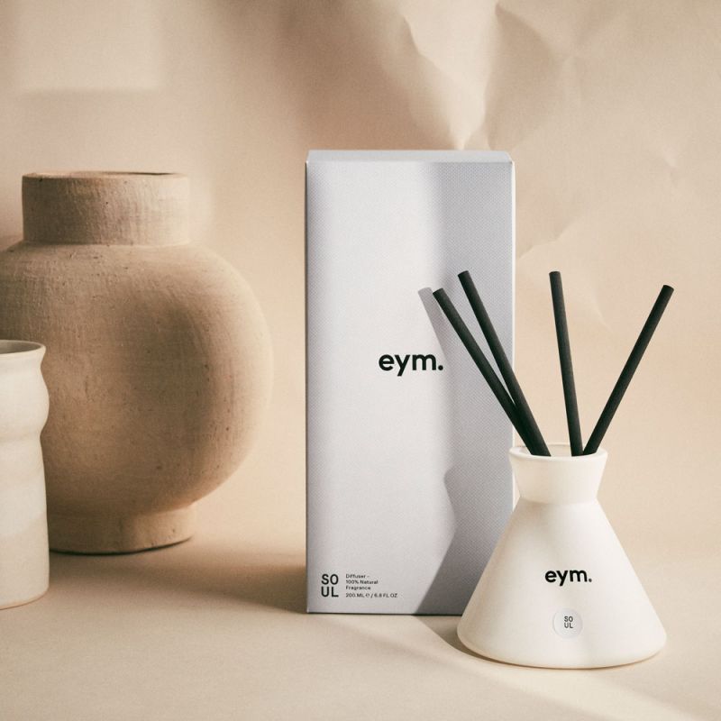 A wonderfully aromatic 100% natural room diffuser with cotton reeds