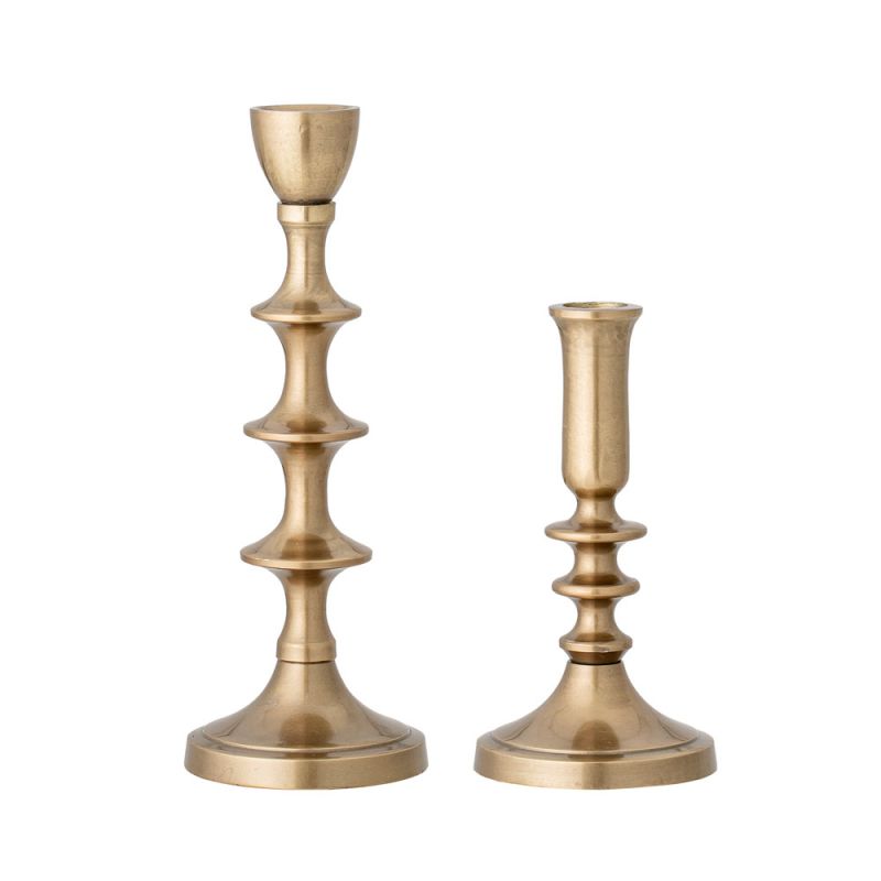 A set of 2 elegant antique brass candle holders 