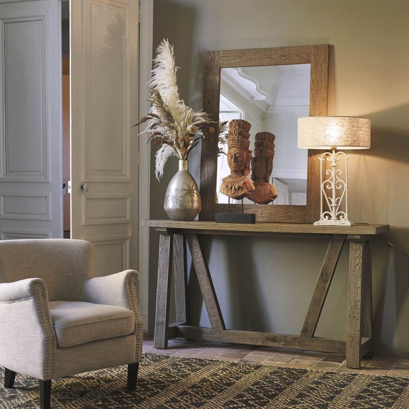 Oak console table with stunning classic design