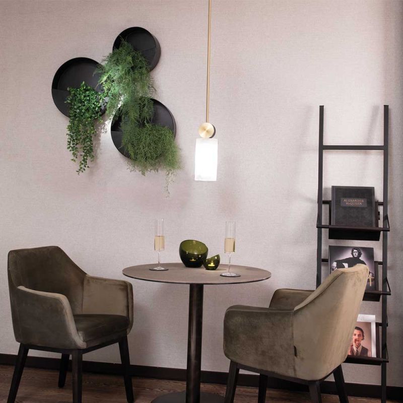 Contemporary round wall-mounted planter in black 