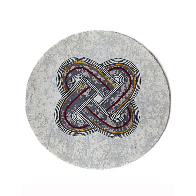 Captivating intertwined loop design on a grey round rug