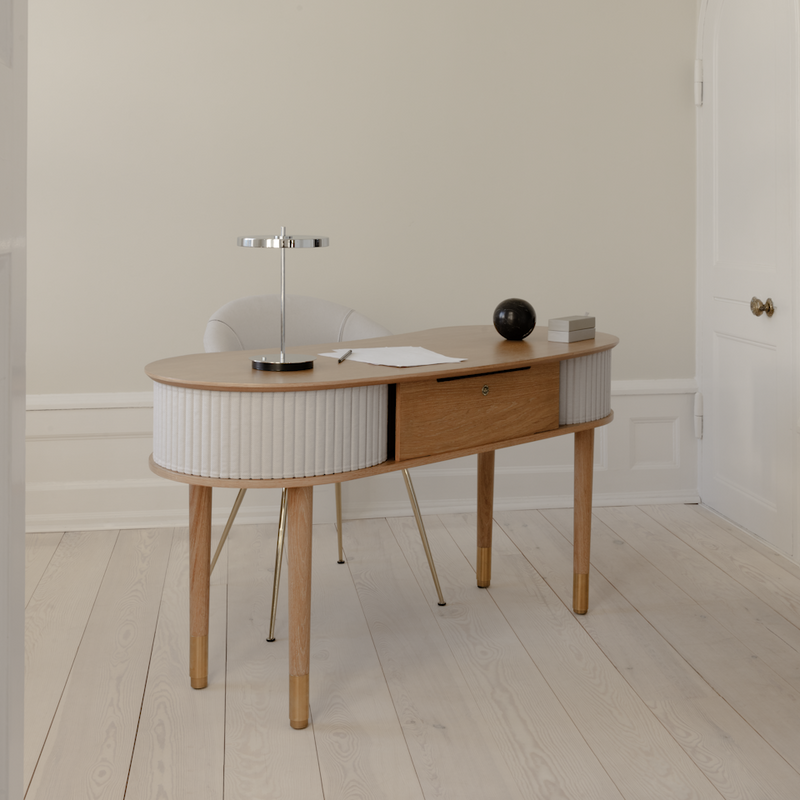 Audacious Desk