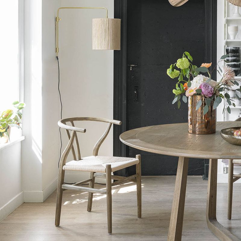 Curved open back, scandi-inspired dining chair 