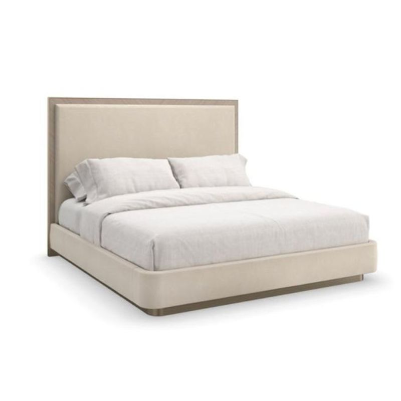 Minimalist sumptuous bed with rectangular headboard