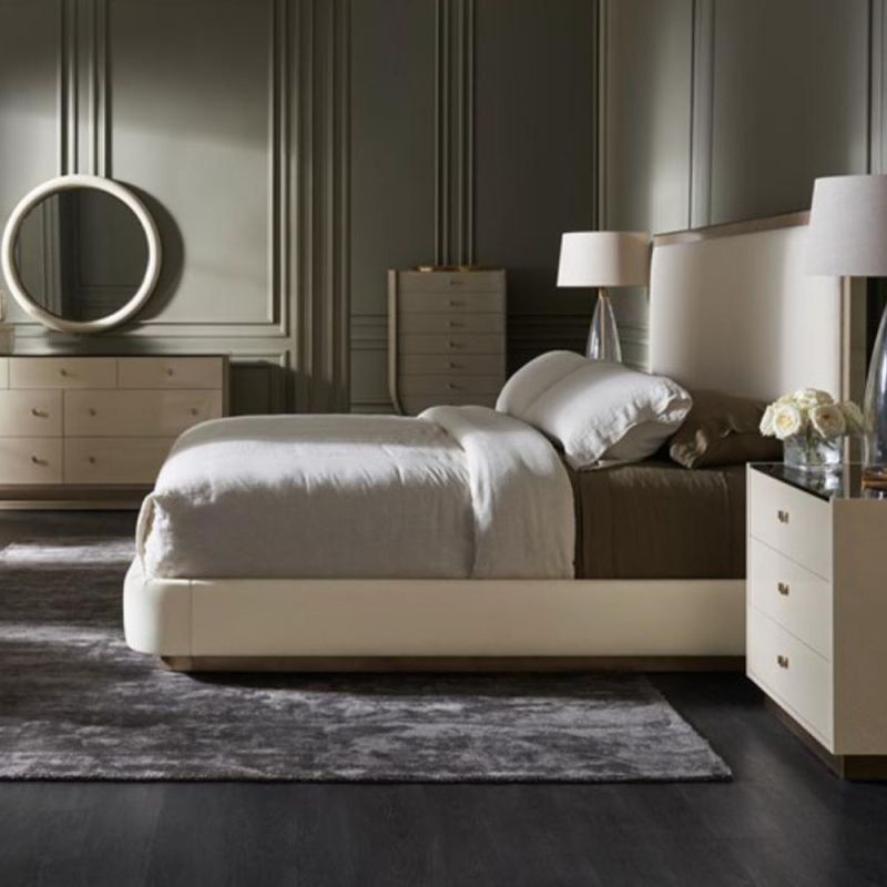 Minimalist sumptuous bed with rectangular headboard