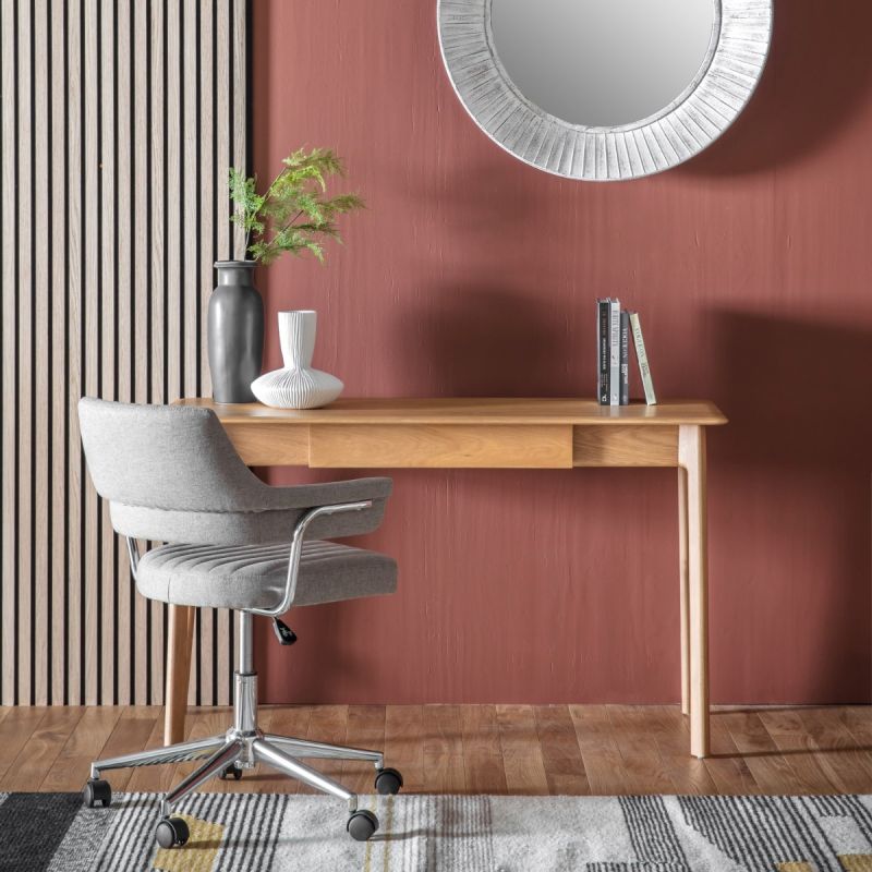 Sleek and minimalist desk with one drawer