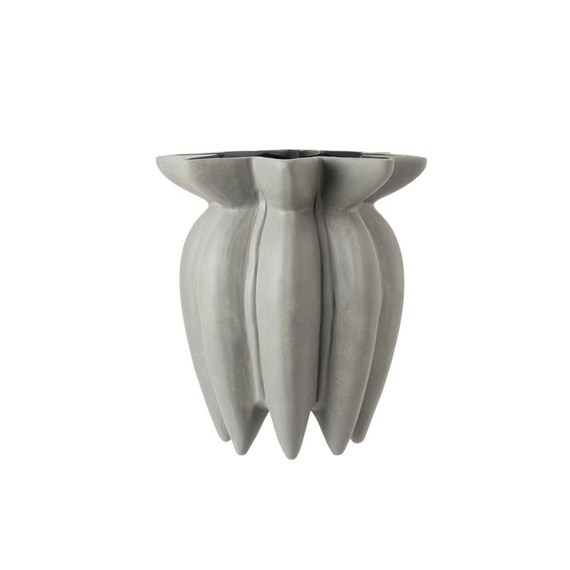 
Elevate your decor with the Petra Vase, featuring a sleek design and timeless elegance. Perfect for fresh flowers or as a stunning standalone piece.
