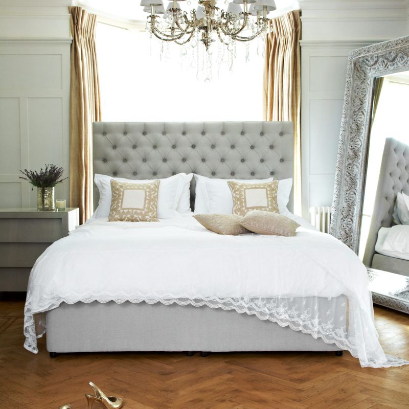 Elegant, deep buttoned headboard 