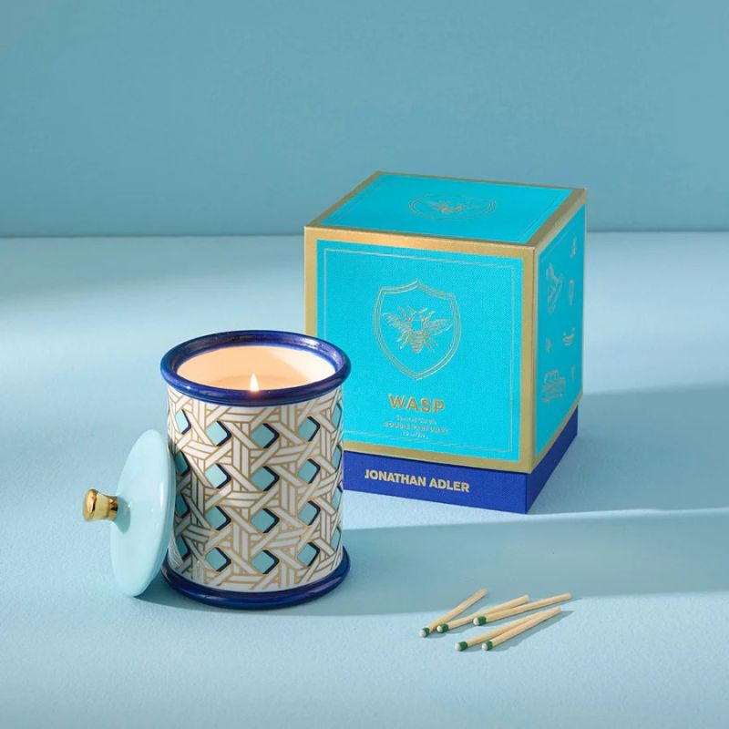 Illuminate your space with the Gilded Wasp Candle—exquisite design meets captivating fragrance for a luxurious ambiance. Perfect for any setting!