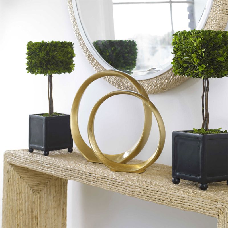 Small artificial box tree with black container