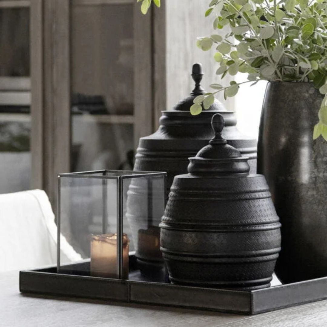 Small patterned jar with lid in black finish
