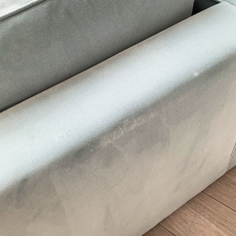 Alderley armchair with a mineral blue and velvet finish. Simple and chic