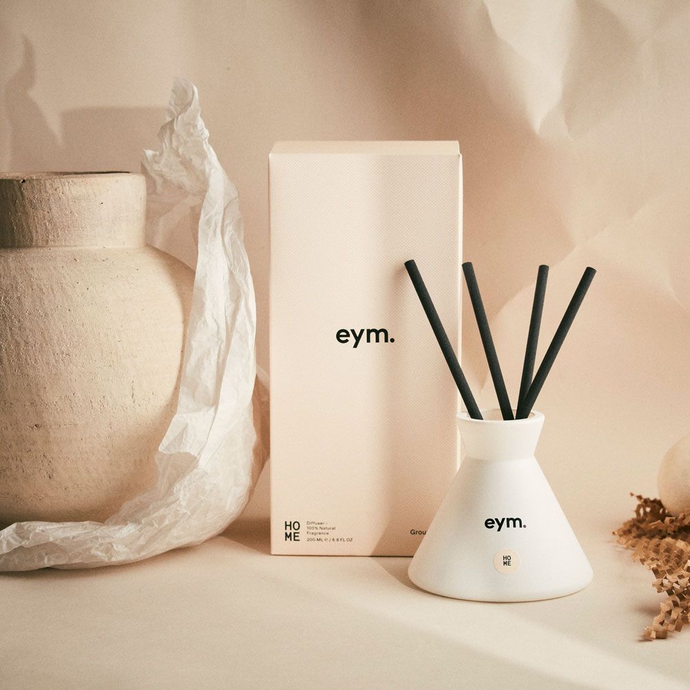 An aromatic 100% natural room diffuser with cotton reeds