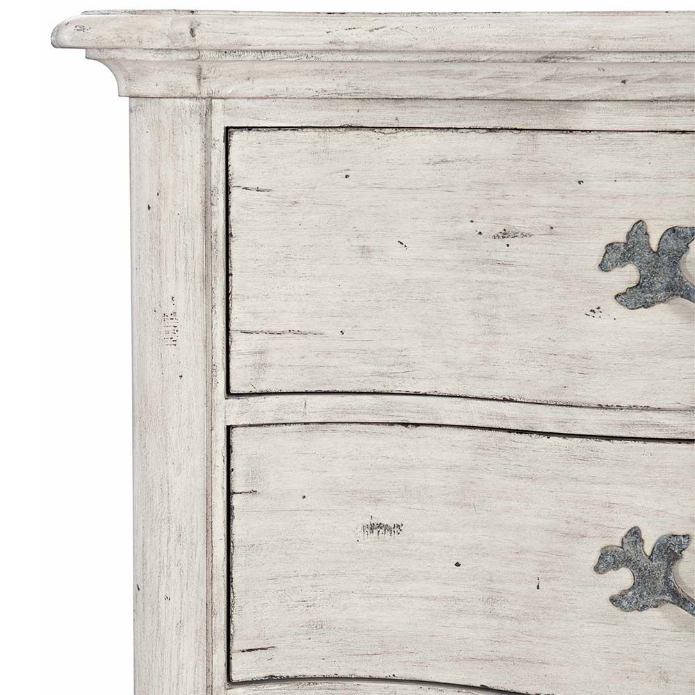 Timeless bedside table with three drawers.