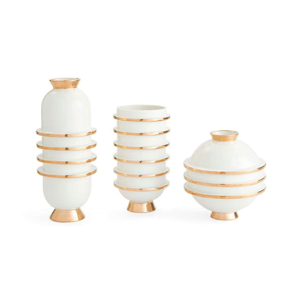 Ravishing round vase with gold rings