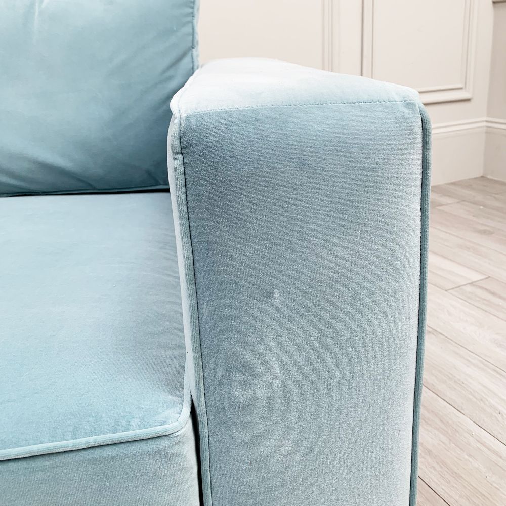 Alderley armchair with a mineral blue and velvet finish. Simple and chic