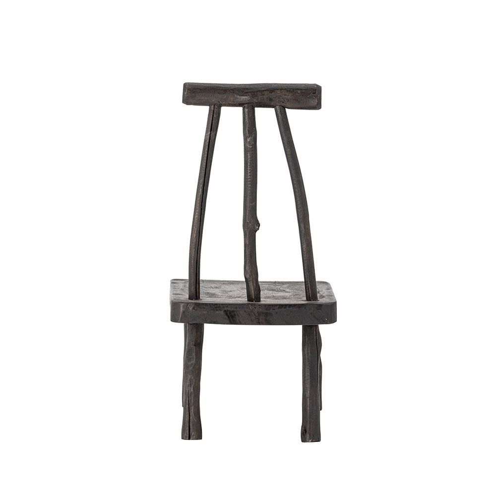 A charming pedestal by Bloomingville crafted from recycled wood
