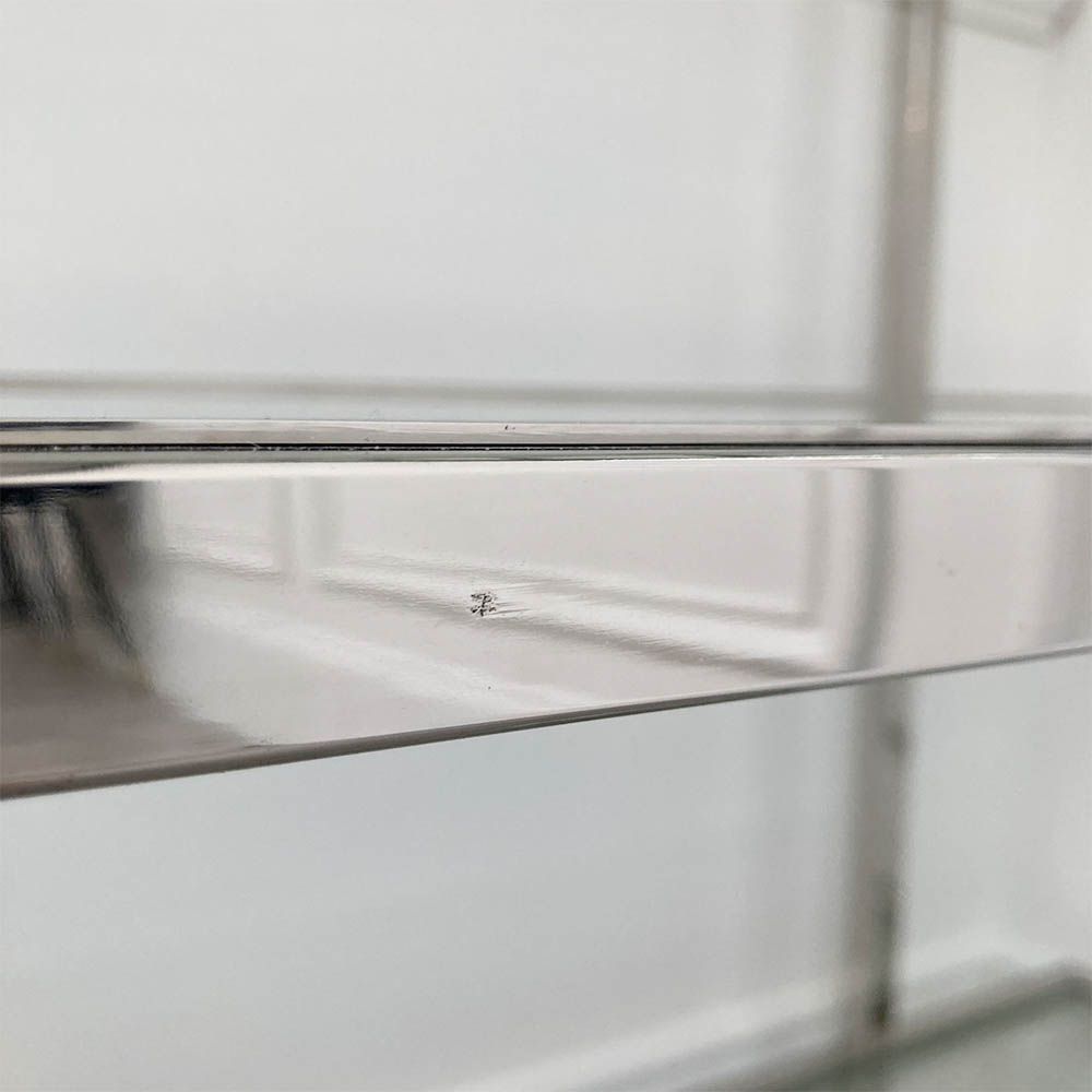 Luxurious and simple silhouette silver single cabinet