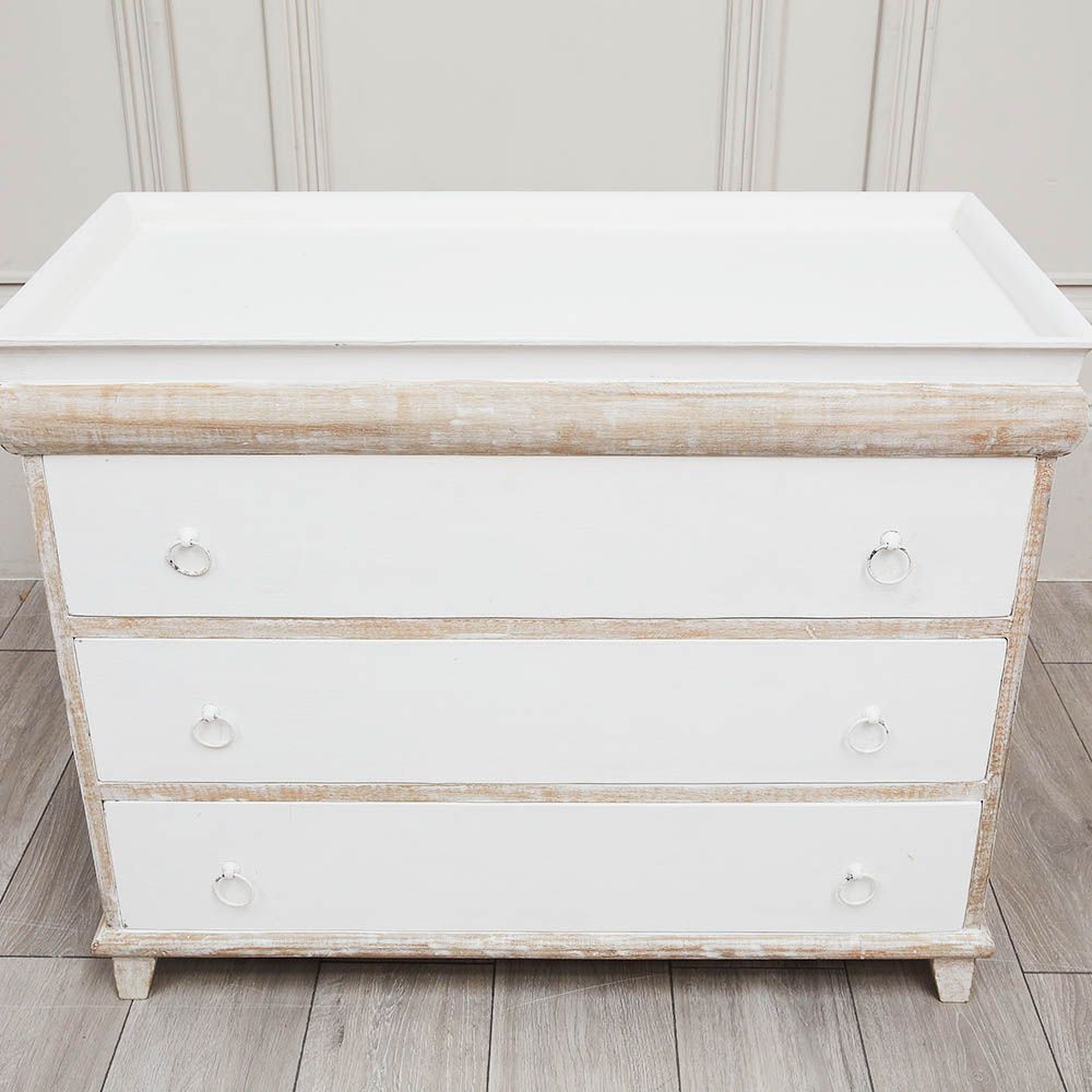 Charming chest of drawers with three drawers and distressed wood detailing