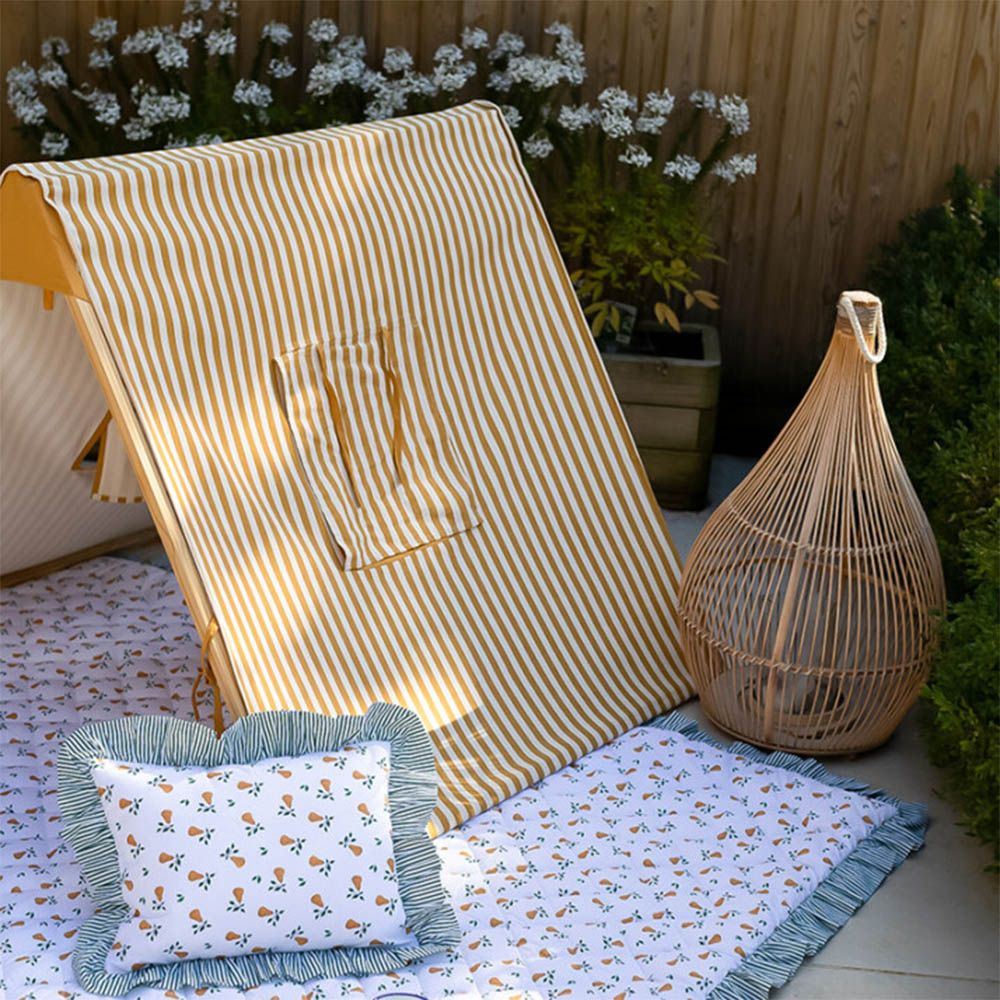 kids quilt and cushion set with blueberry design and ruffled striped edges