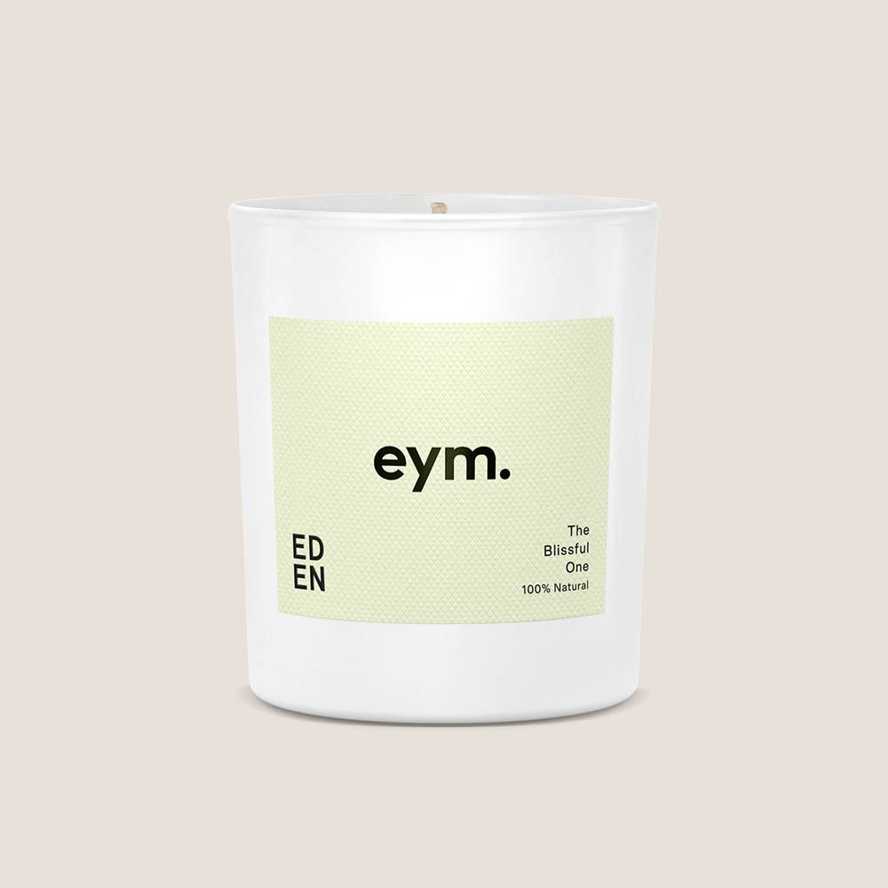 Gorgeous standard candle with refreshing and relaxing scent