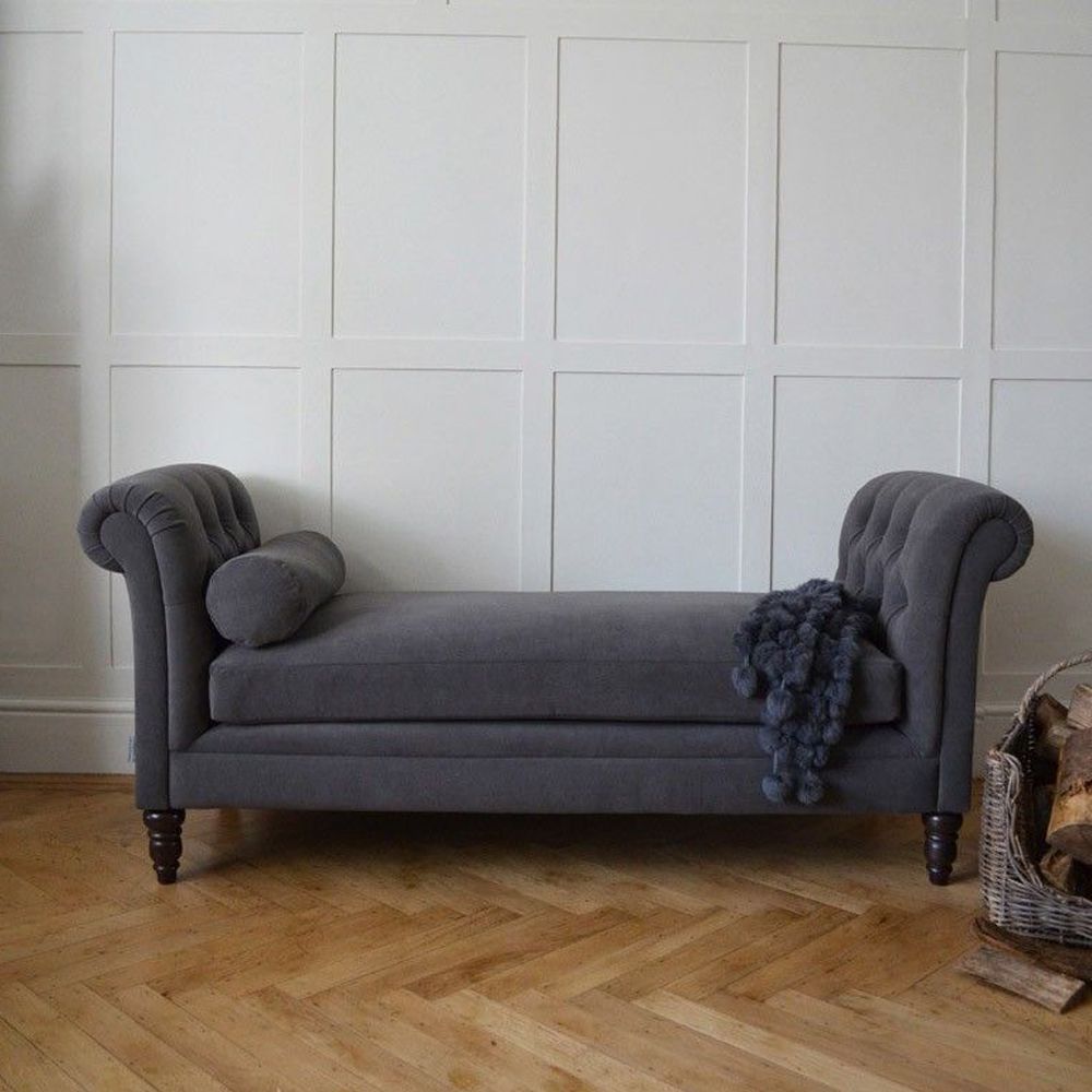 Double-ended chaise longue with deep buttoned arms